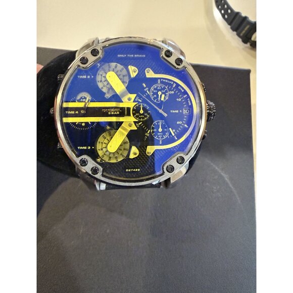 Diesel Mr. Daddy 2.0 Men's Watch with Oversized Chronograph Watch Dial - Picture 1 of 7